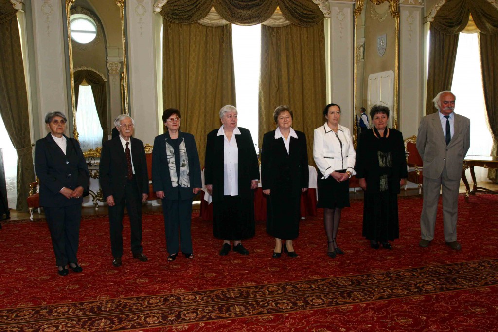 Haraszti-Mészáros Erzsébet a Szlovák Köztársaság Ezüst Keresztje kitüntetésben részesült, 2005